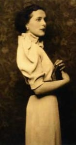 2. Leonora joven