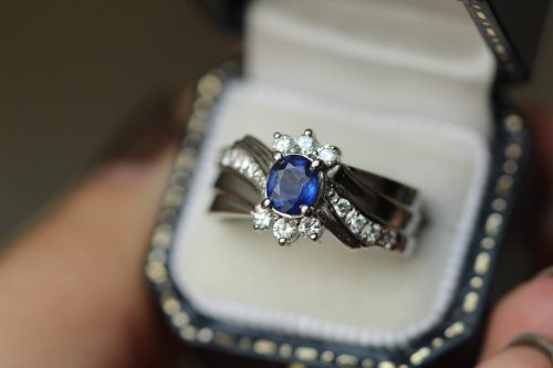 cómo escoger el anillo de compromiso